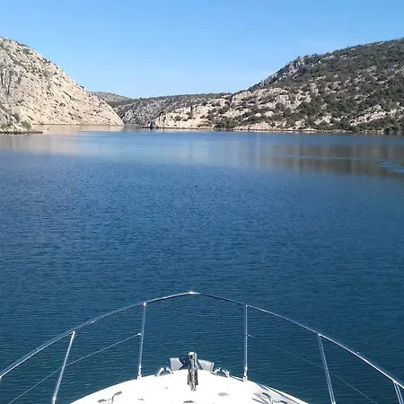 Motoryacht Paradise 2 *
