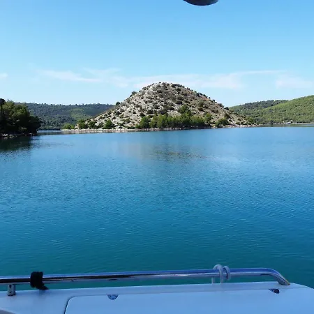 Botel Motoryacht Paradise 2 *
