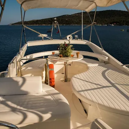 Motoryacht Paradise 2 Zadar